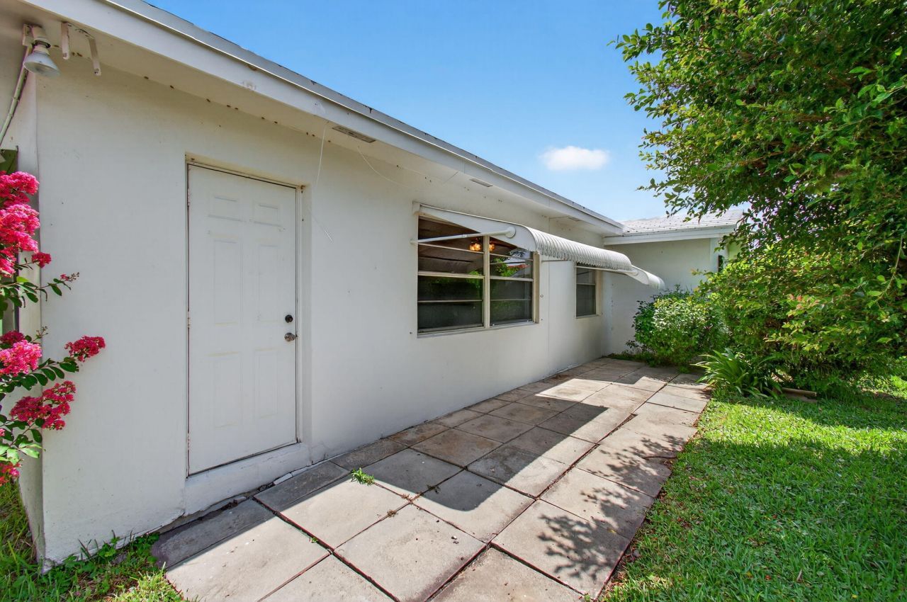 2080 SW 14th Avenue, Boynton Beach, FL 33426 Photo