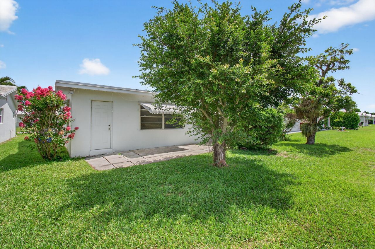 2080 SW 14th Avenue, Boynton Beach, FL 33426 Photo