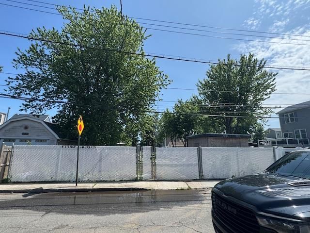 120 East 8th Road, Broad Channel, NY 11693 Main Photo