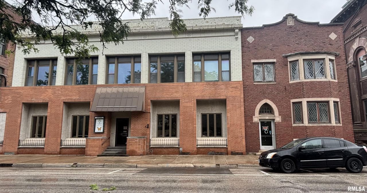 139 S Cherry Street, Galesburg, IL 61401 Main Photo