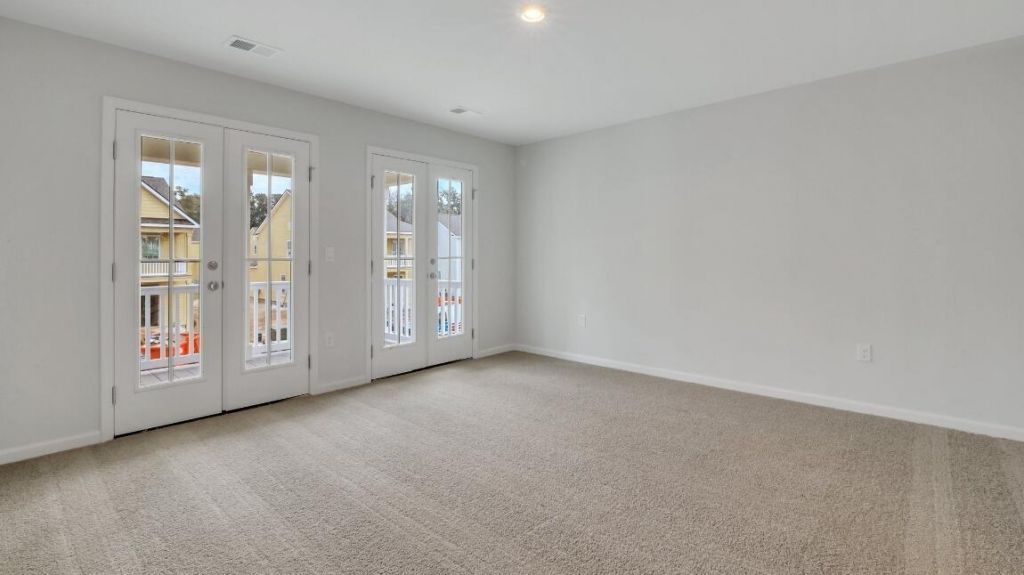 134 Twickenham Loop Photo 17