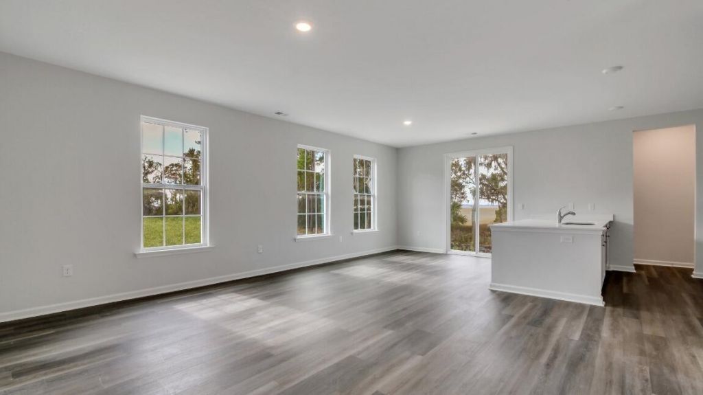 134 Twickenham Loop Photo 6