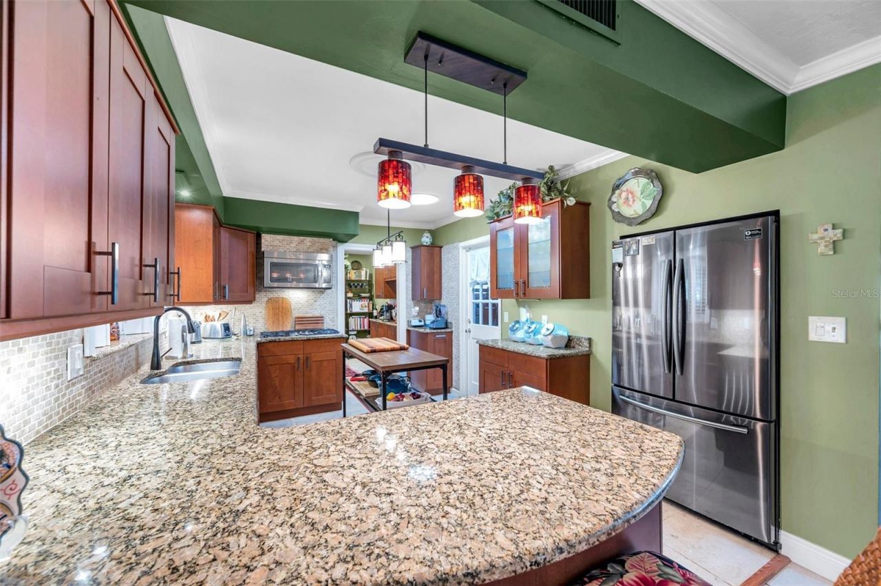 3898 49th Avenue S, Saint Petersburg, FL 33711 Photo