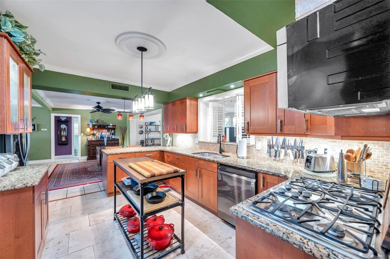 3898 49th Avenue S, Saint Petersburg, FL 33711 Photo