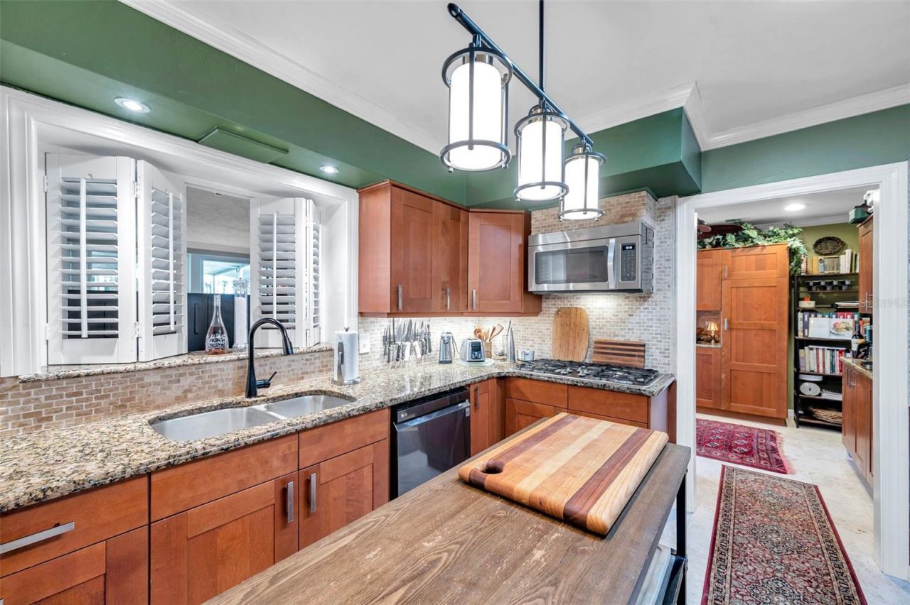 3898 49th Avenue S, Saint Petersburg, FL 33711 Photo