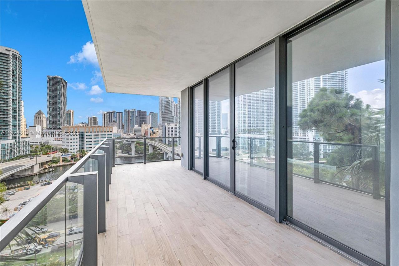 68 SE 6th St, Unit 712, Miami, FL 33131 Photo