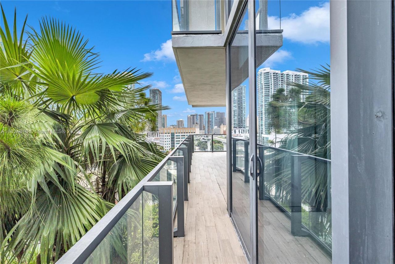 68 SE 6th St, Unit 712, Miami, FL 33131 Photo