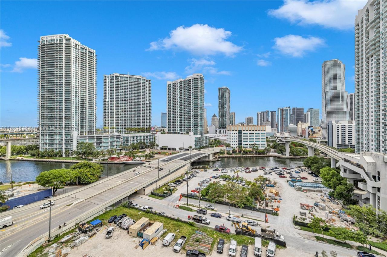 68 SE 6th St, Unit 712, Miami, FL 33131 Photo