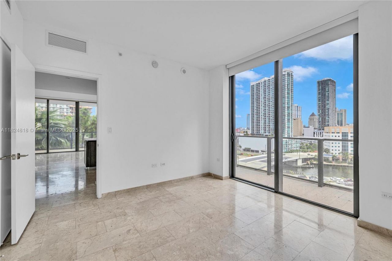 68 SE 6th St, Unit 712, Miami, FL 33131 Photo