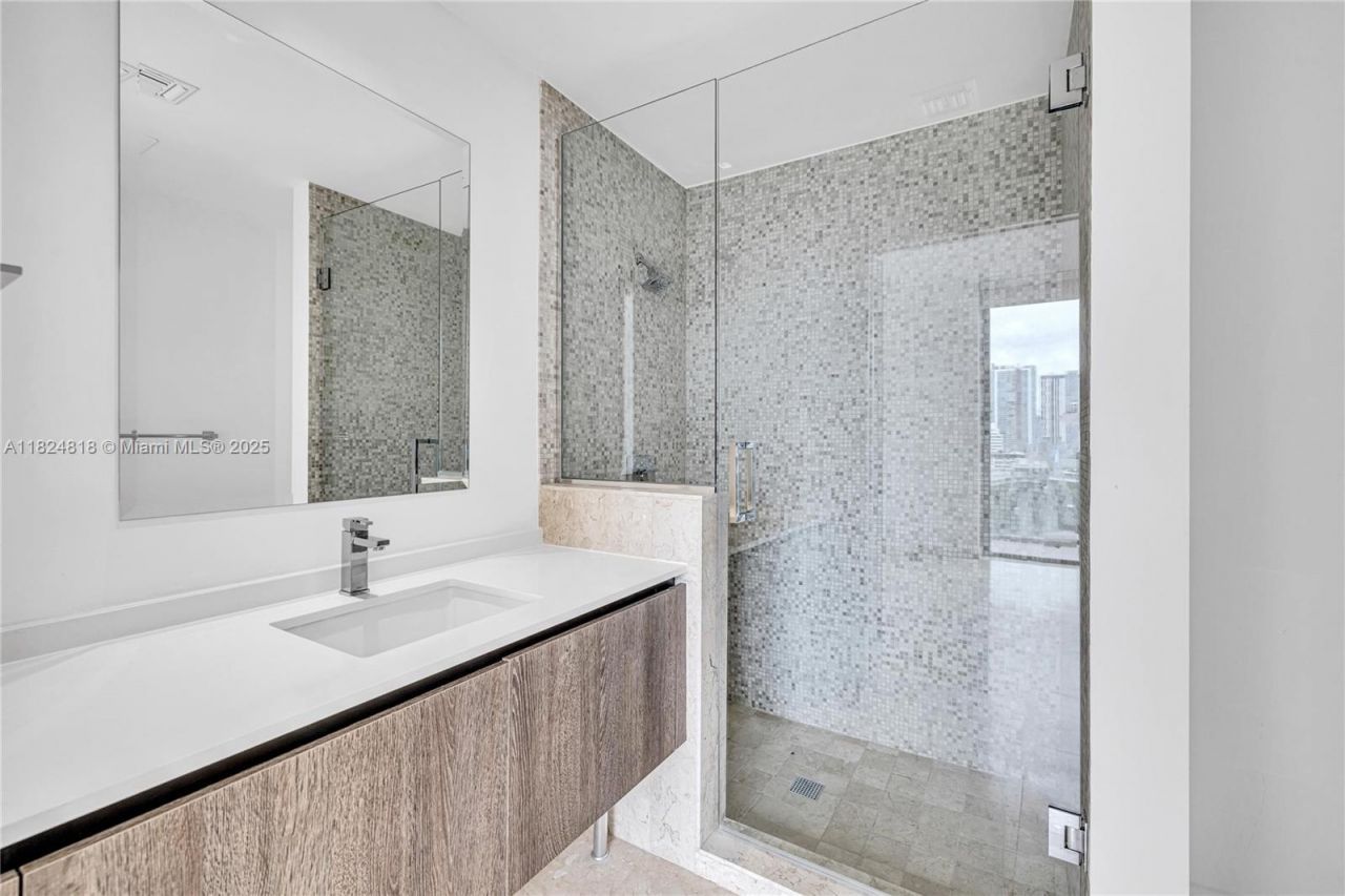 68 SE 6th St, Unit 712, Miami, FL 33131 Photo