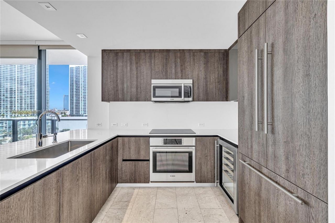 68 SE 6th St, Unit 712, Miami, FL 33131 Photo