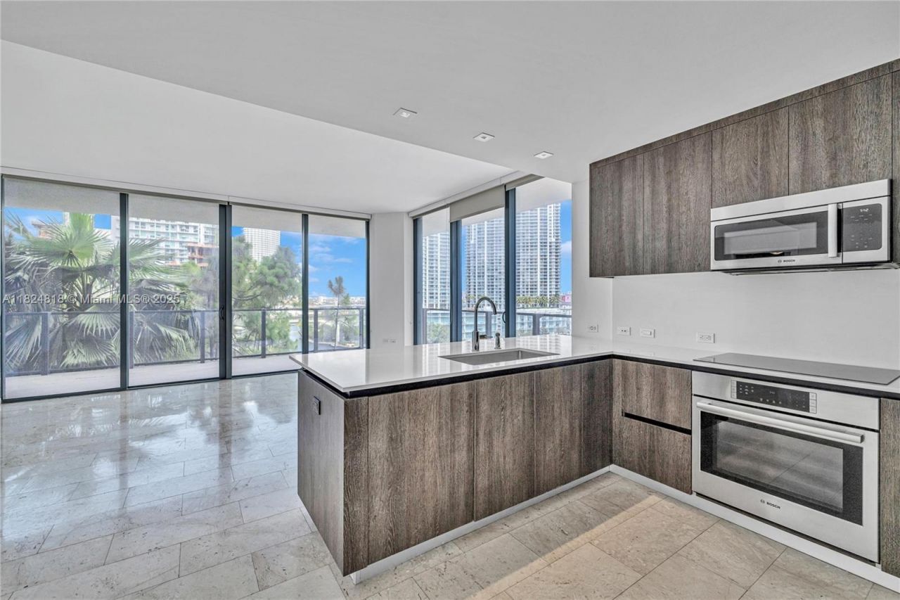 68 SE 6th St, Unit 712, Miami, FL 33131 Photo