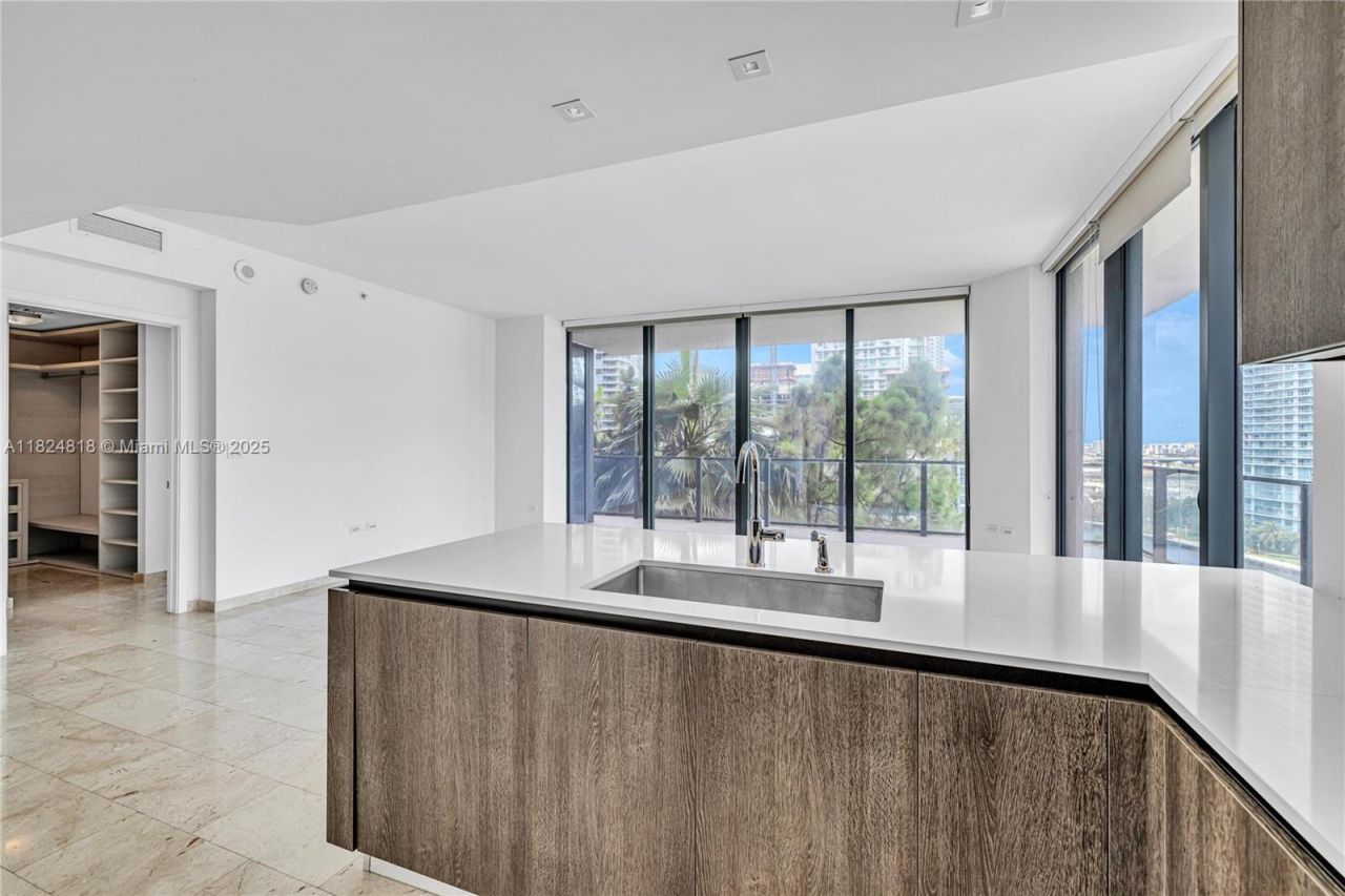 68 SE 6th St, Unit 712, Miami, FL 33131 Photo