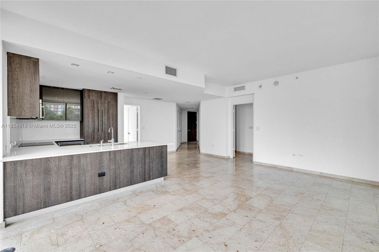 68 SE 6th St, Unit 712, Miami, FL 33131 Photo