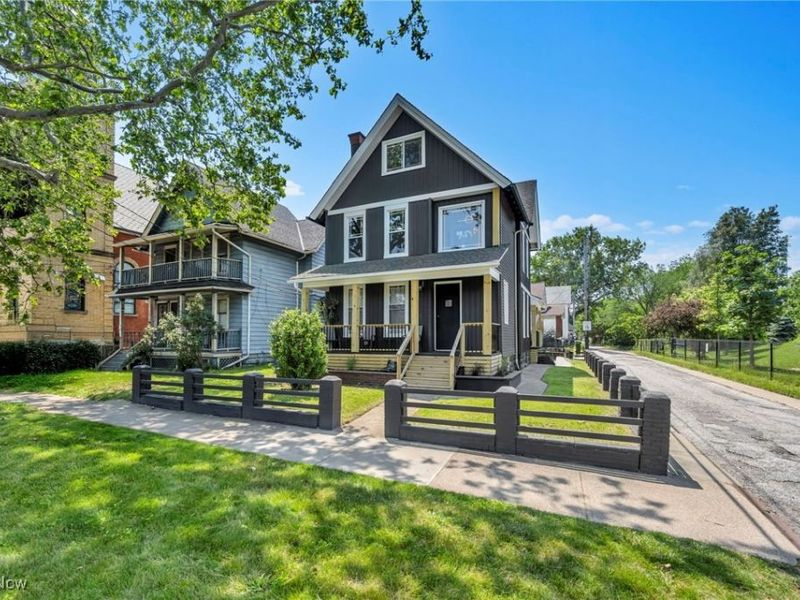 1423 Kenilworth Avenue, Cleveland, OH 44113 Photo 2