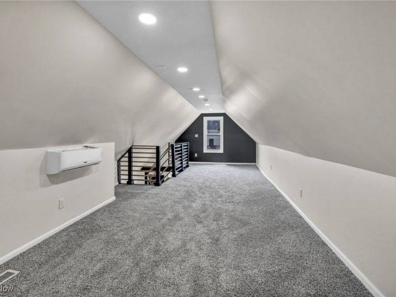 1423 Kenilworth Avenue, Cleveland, OH 44113 Photo 39