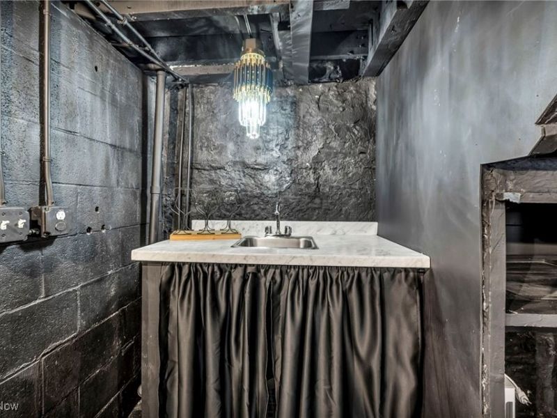 1423 Kenilworth Avenue, Cleveland, OH 44113 Photo 44