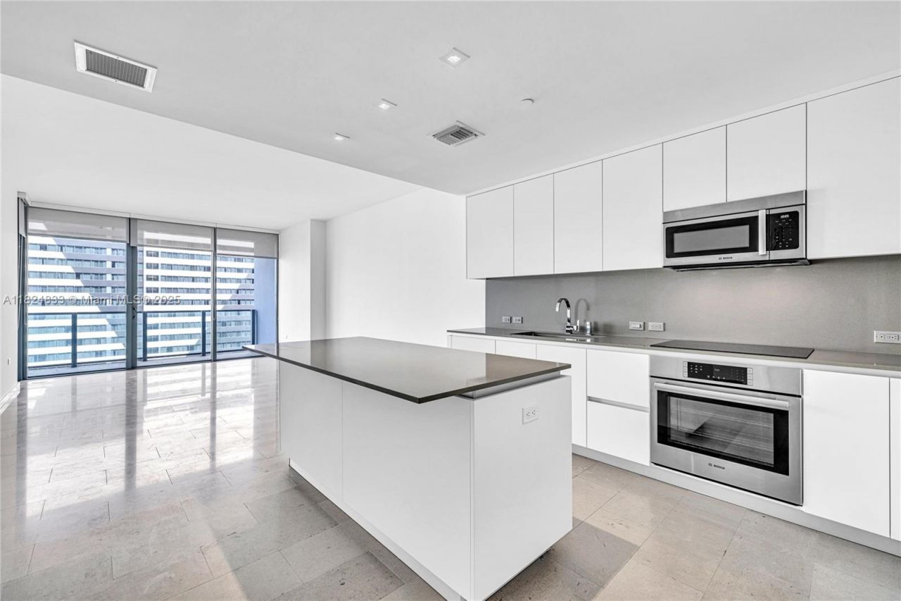 88 SW 7th St, Unit 1006, Miami, FL 33130 Photo