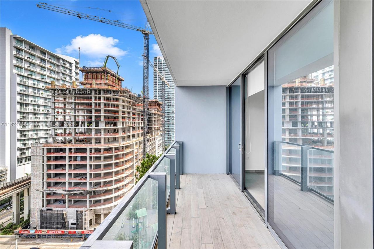 88 SW 7th St, Unit 1006, Miami, FL 33130 Photo