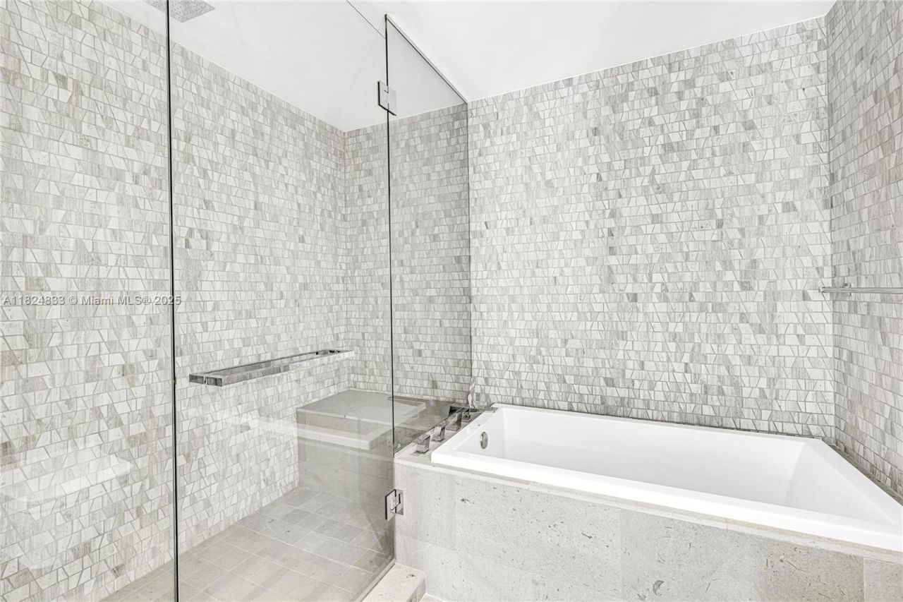 88 SW 7th St, Unit 1006, Miami, FL 33130 Photo