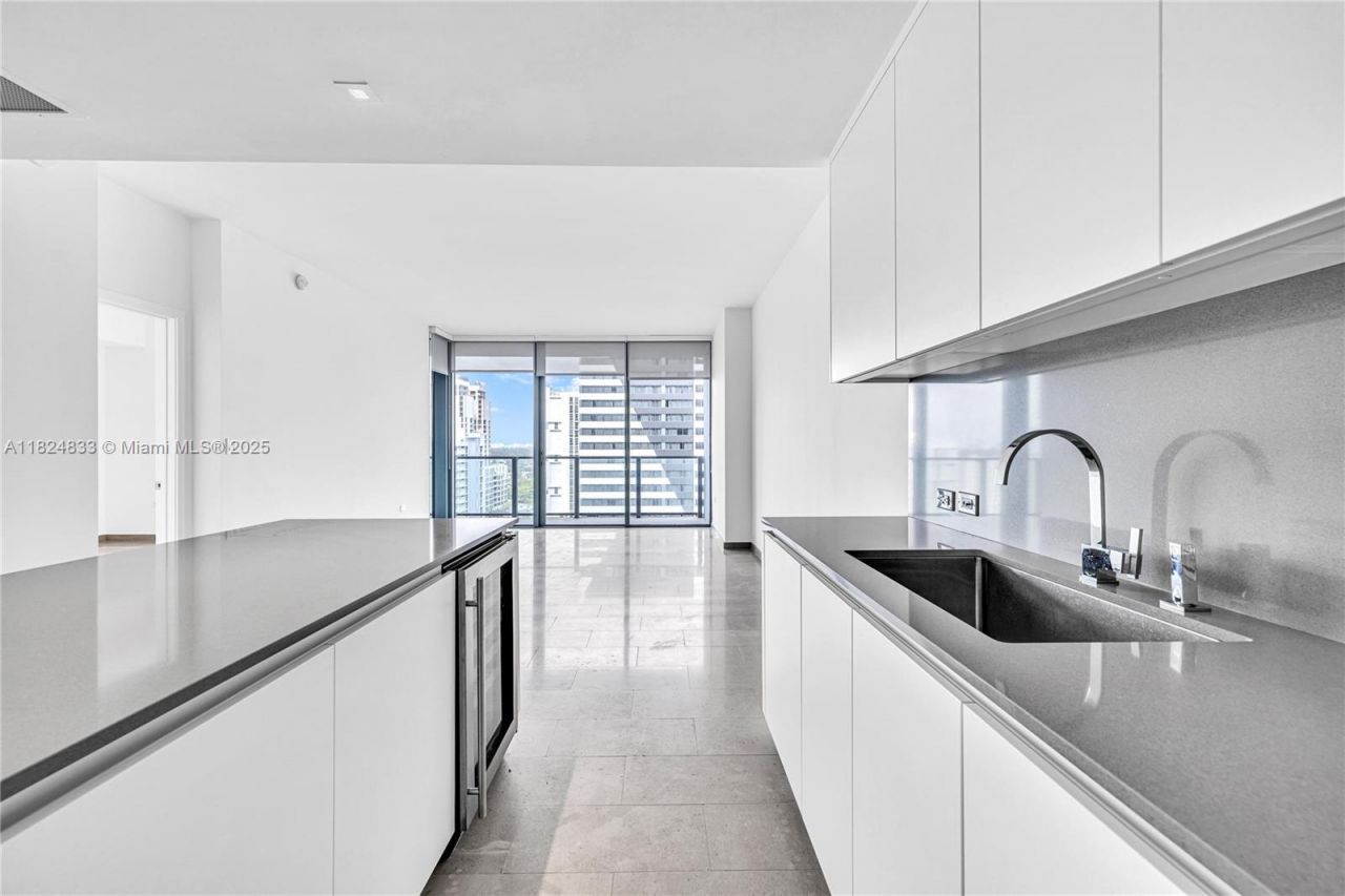 88 SW 7th St, Unit 1006, Miami, FL 33130 Photo