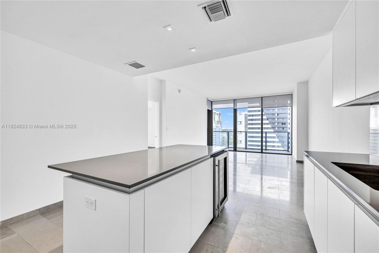 88 SW 7th St, Unit 1006, Miami, FL 33130 Photo