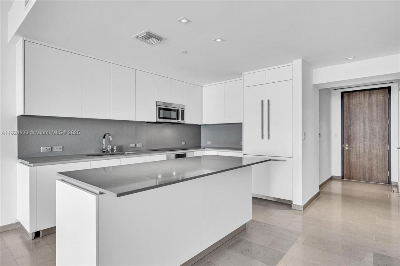 88 SW 7th St, Unit 1006, Miami, FL 33130 Photo
