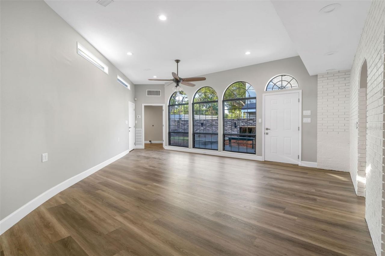 216 S Shore Crest Drive, Tampa, FL 33609 Photo