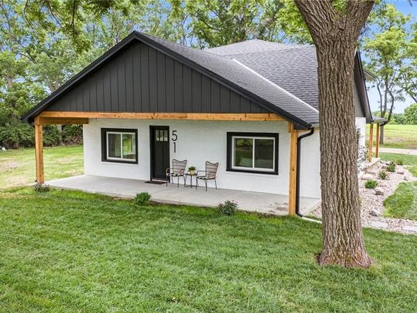 51 SE 208th Street, Holt, MO 64048