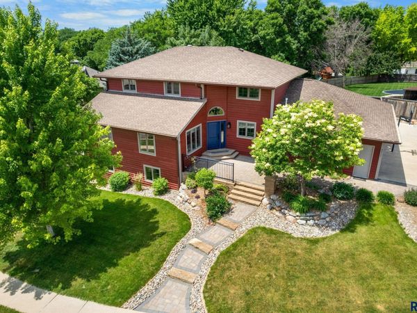 4513 S Southridge Dr, Sioux Falls, SD 57105