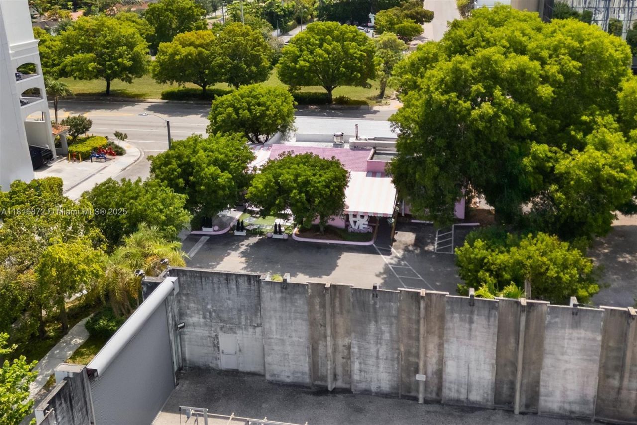 2345 SW 37th Ave, Miami, FL 33145 Photo