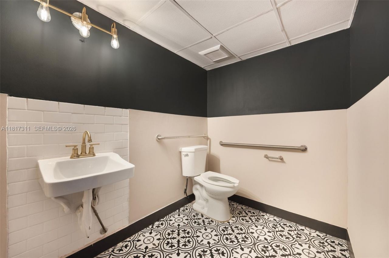 2345 SW 37th Ave, Miami, FL 33145 Photo