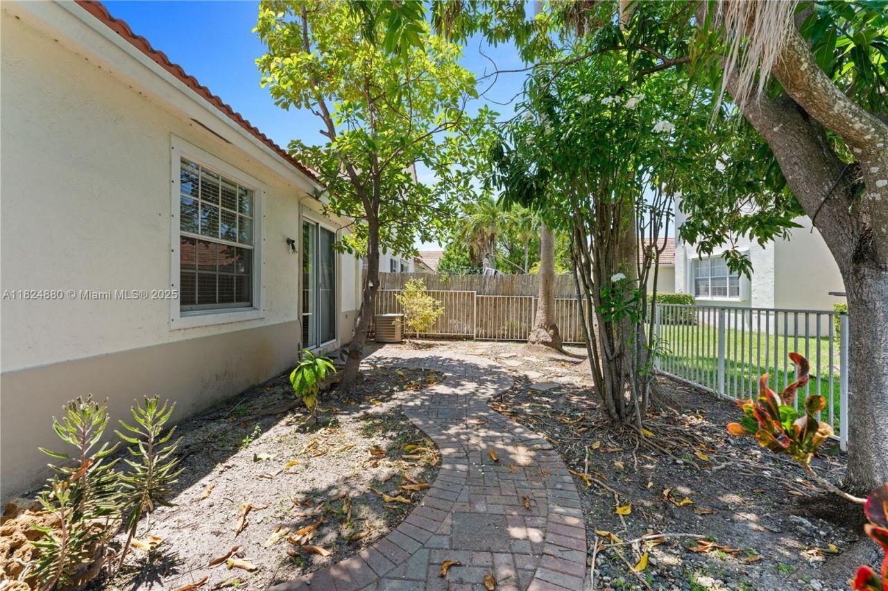 18739 SW 28th St, Miramar, FL 33029 Photo