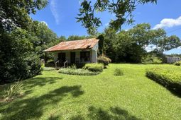 110 Peak Street photo 4