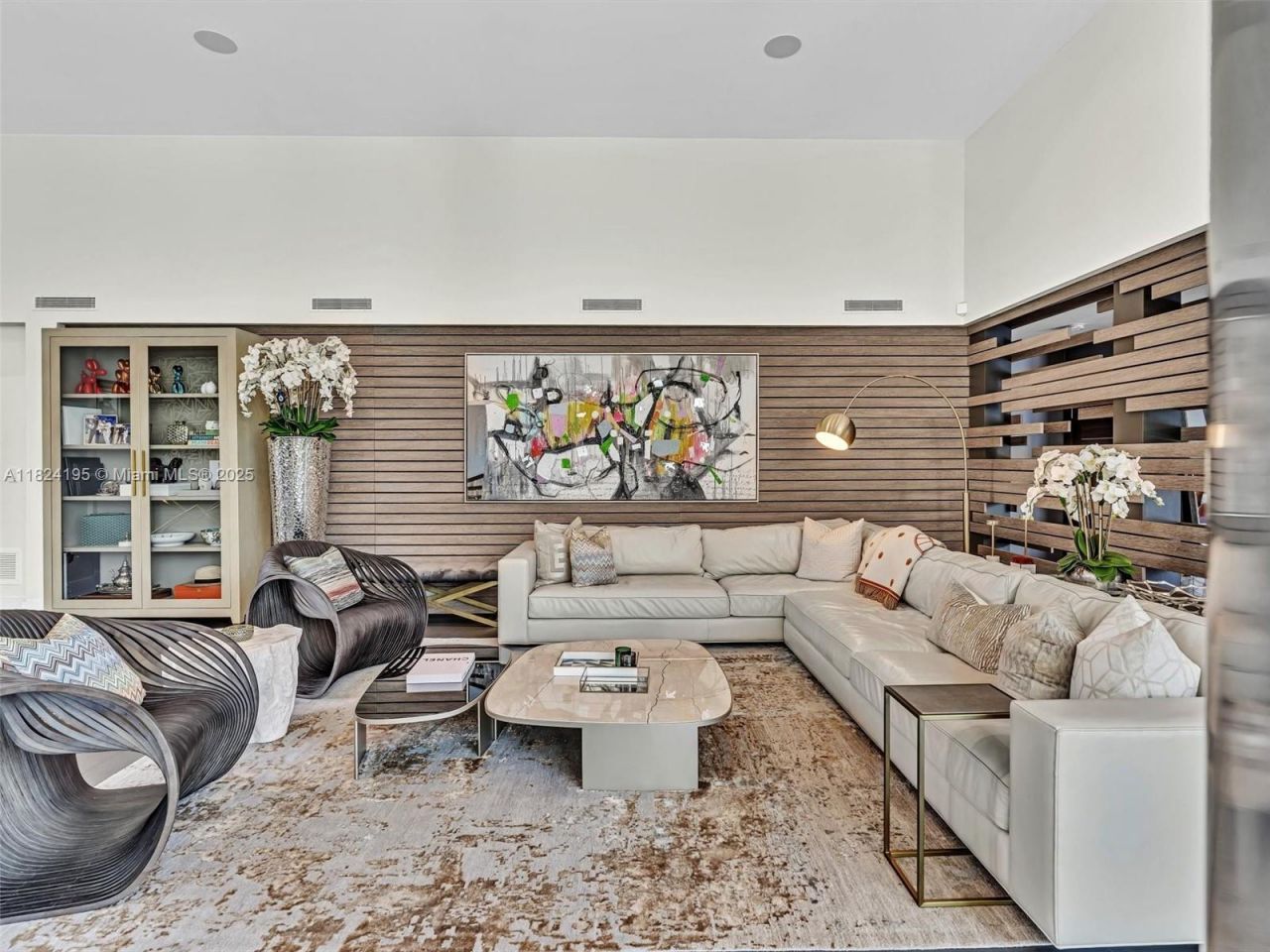 307 Holiday Dr, Hallandale Beach, FL 33009 Photo