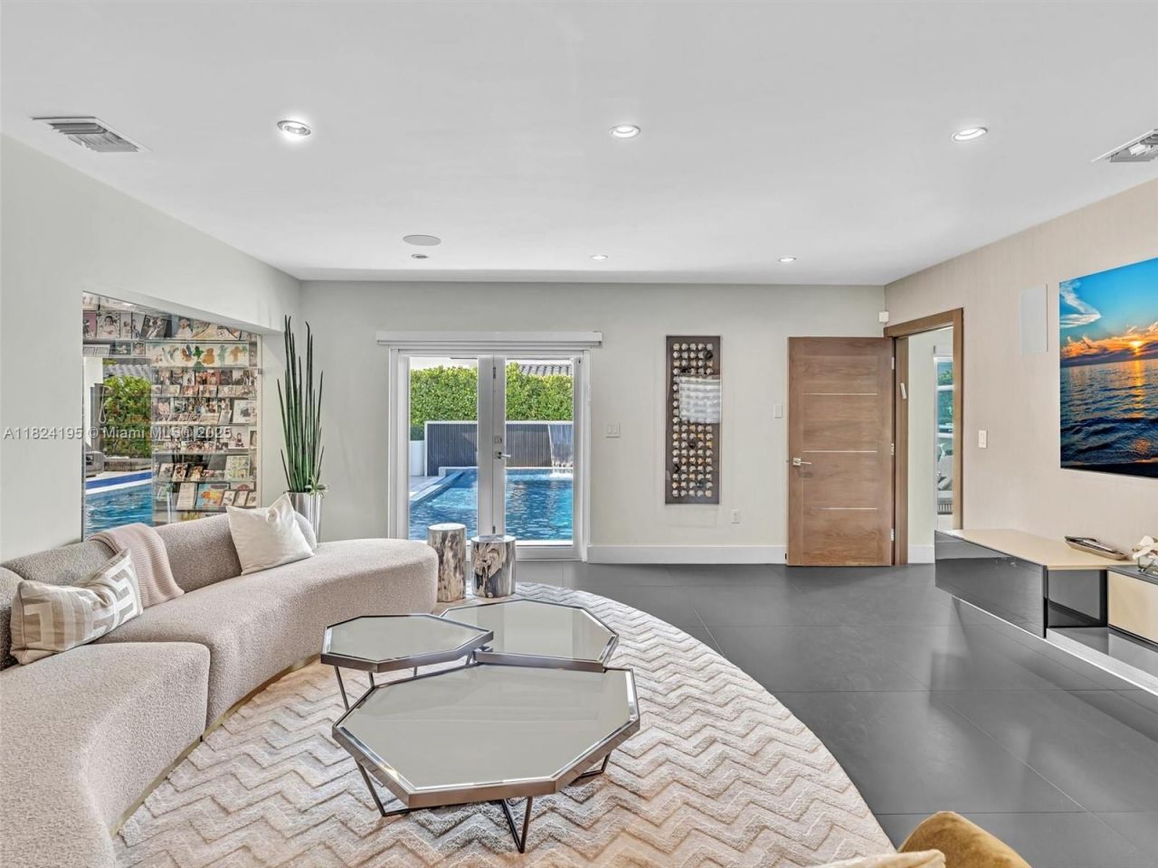 307 Holiday Dr, Hallandale Beach, FL 33009 Photo