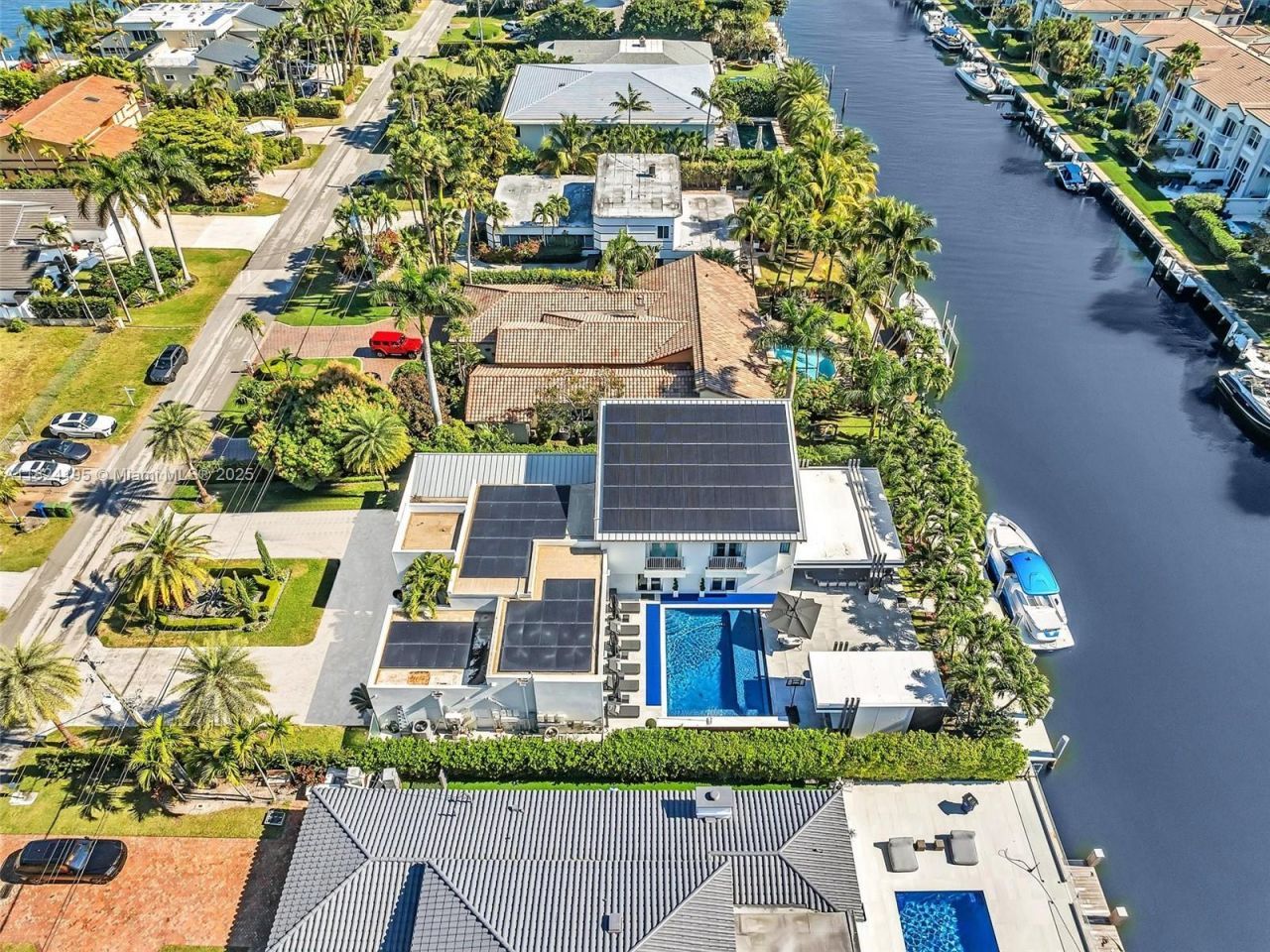 307 Holiday Dr, Hallandale Beach, FL 33009 Photo