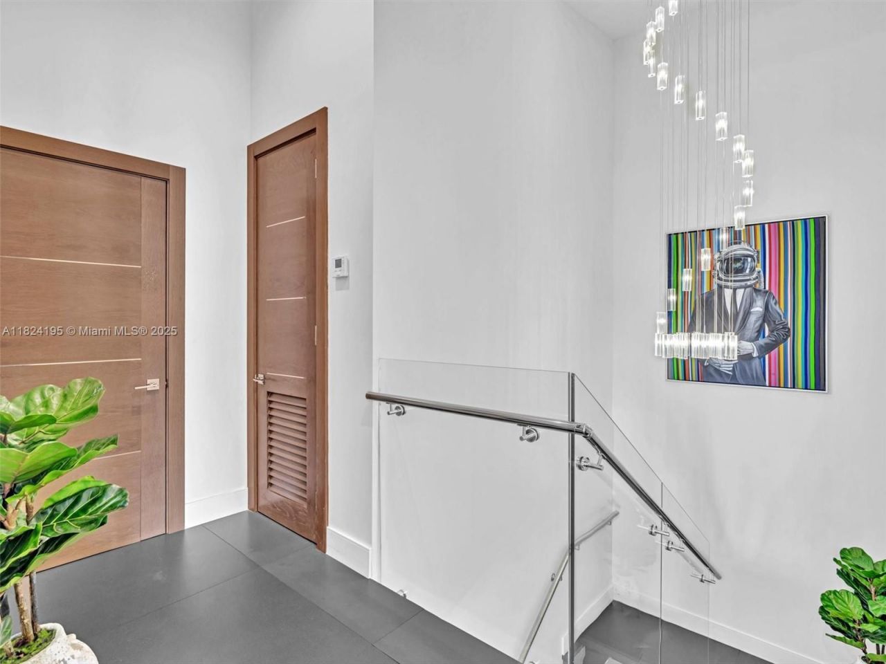 307 Holiday Dr, Hallandale Beach, FL 33009 Photo