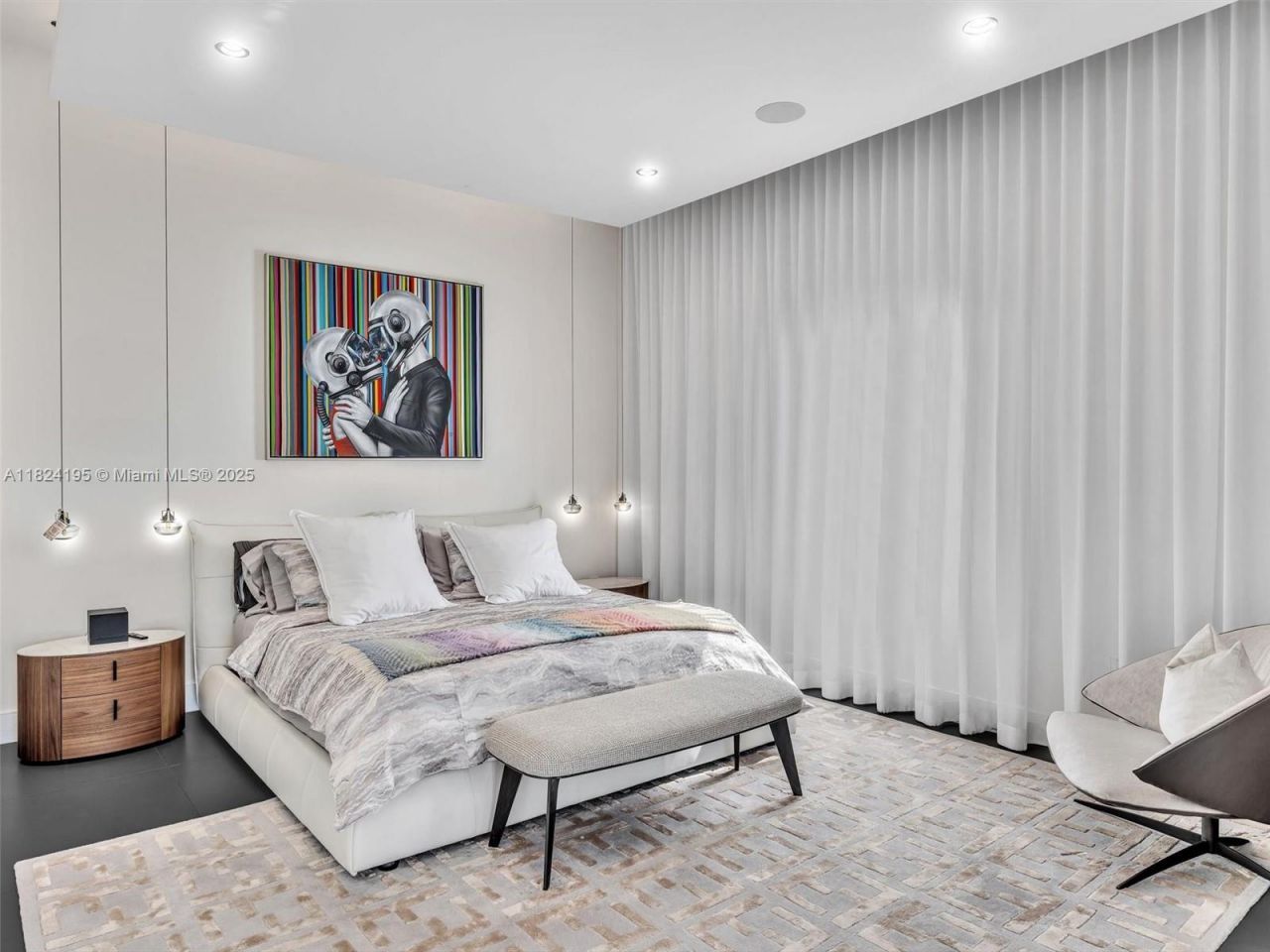 307 Holiday Dr, Hallandale Beach, FL 33009 Photo