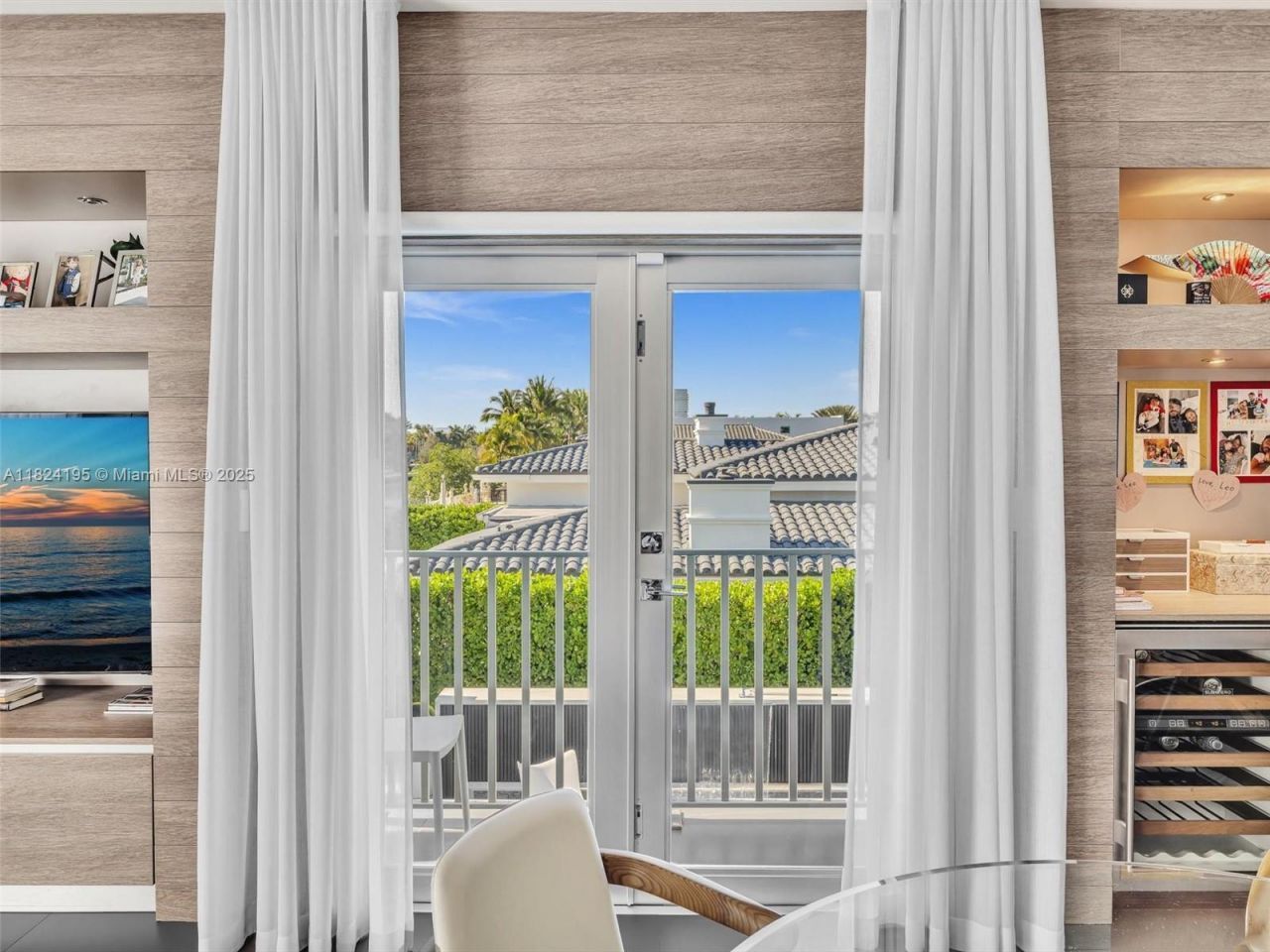 307 Holiday Dr, Hallandale Beach, FL 33009 Photo