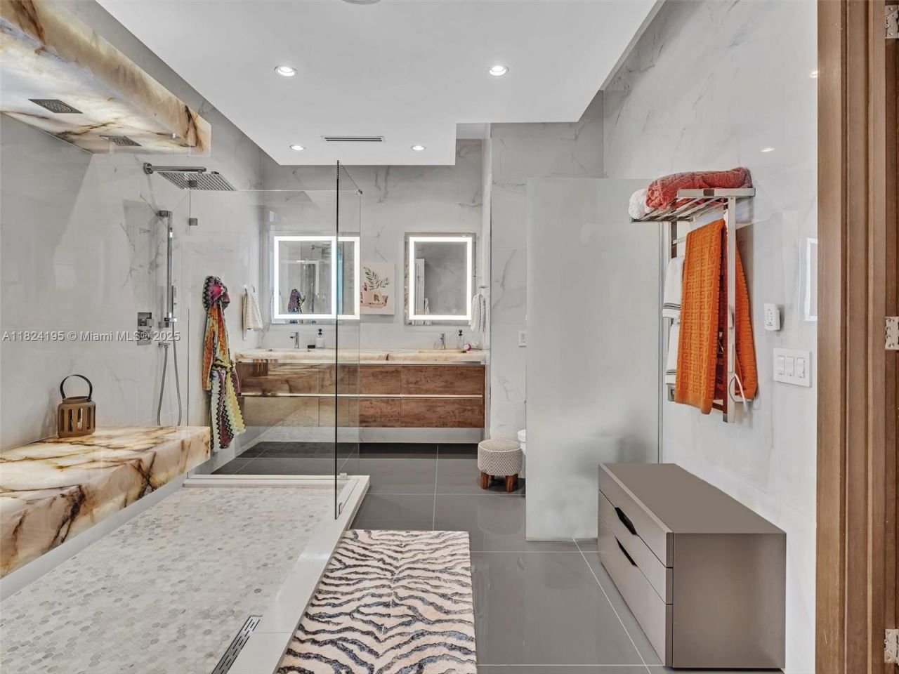 307 Holiday Dr, Hallandale Beach, FL 33009 Photo