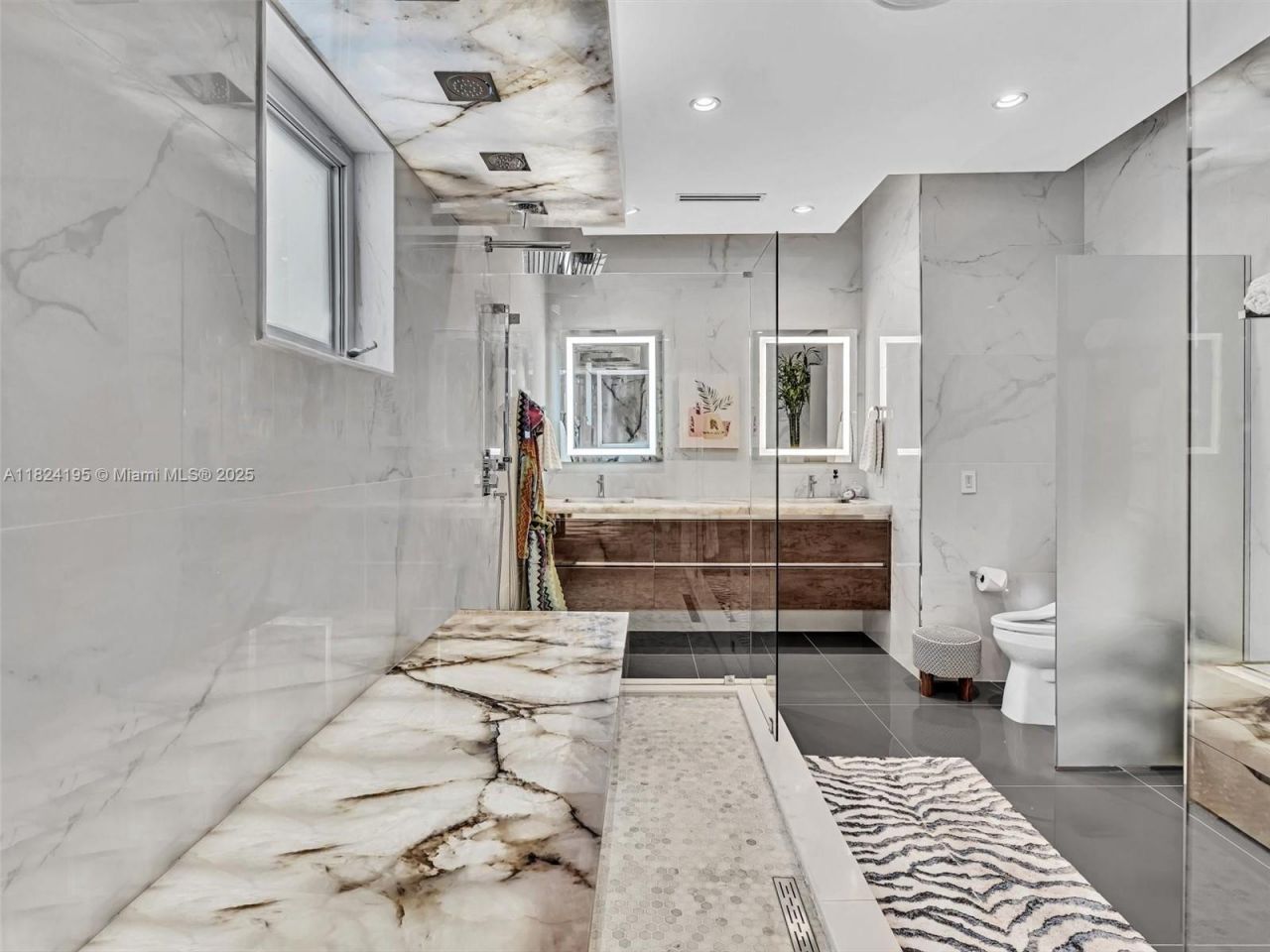 307 Holiday Dr, Hallandale Beach, FL 33009 Photo