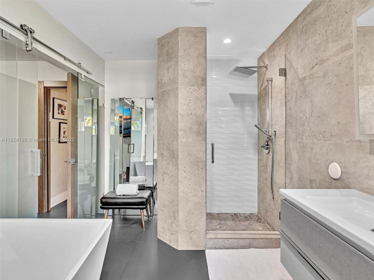 307 Holiday Dr, Hallandale Beach, FL 33009 Photo