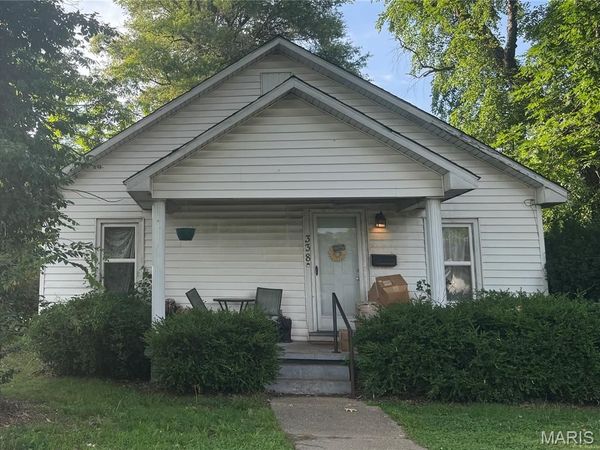 338 E Gladys Street, Sikeston, MO 63801