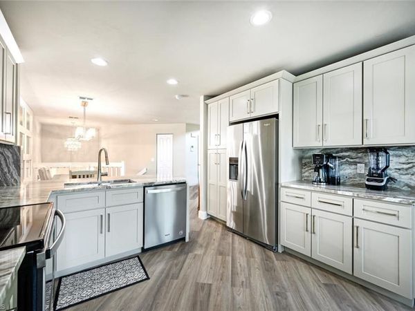 27113 Oakwood Lake DR, BONITA SPRINGS, FL 34134