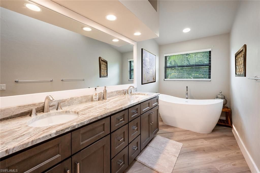 27113 Oakwood Lake Dr, Bonita Springs, FL 34134 Photo