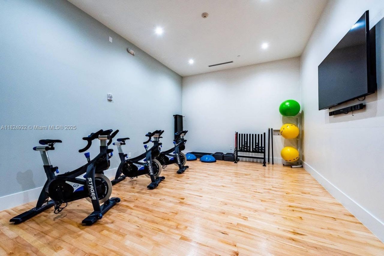 801 Brickell Key Blvd, Unit 807, Miami, FL 33131 Photo