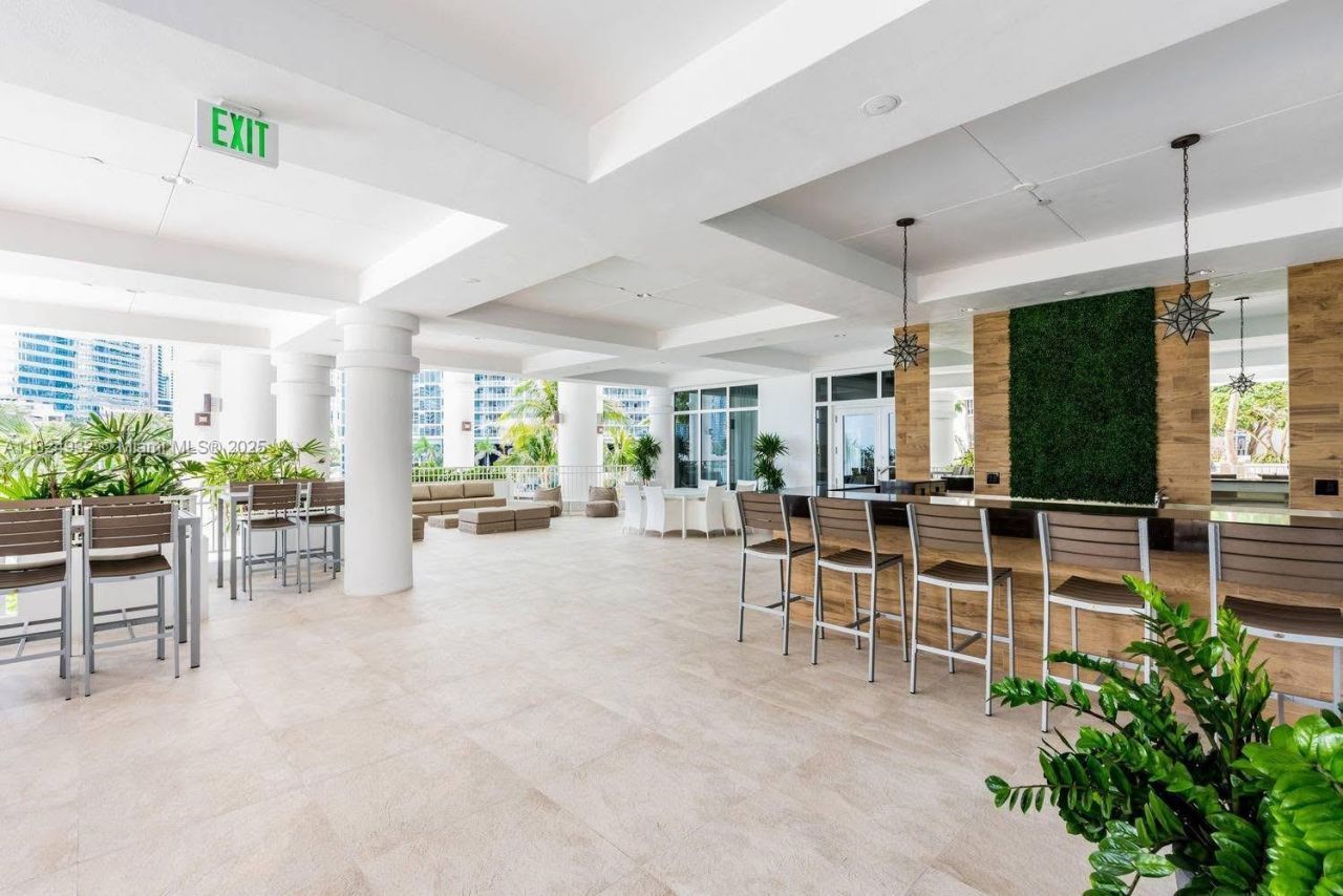 801 Brickell Key Blvd, Unit 807, Miami, FL 33131 Photo