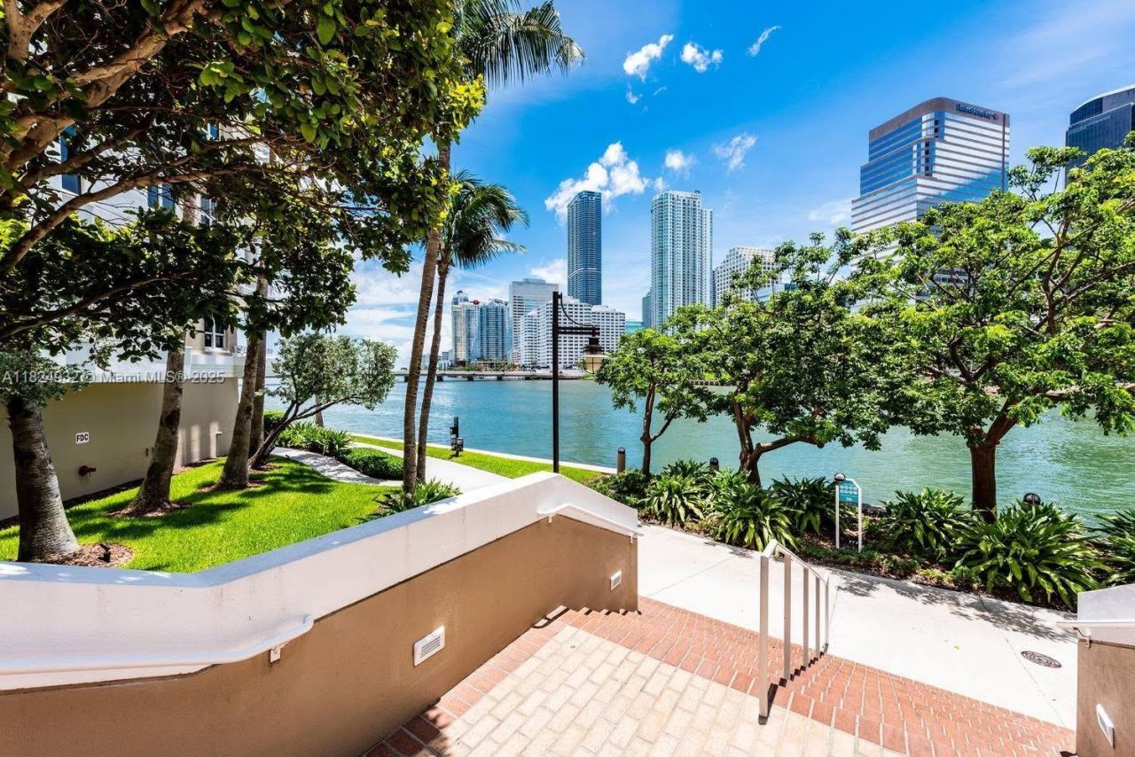 801 Brickell Key Blvd, Unit 807, Miami, FL 33131 Photo
