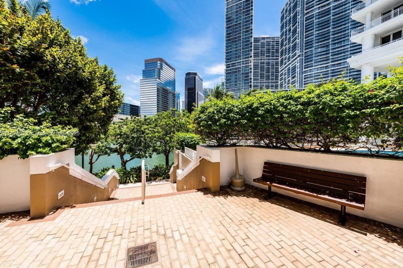 801 Brickell Key Blvd, Unit 807, Miami, FL 33131 Photo